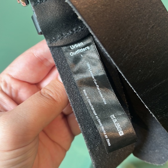 Urban Outfitters Black Leather Belt - Picture 2 of 3